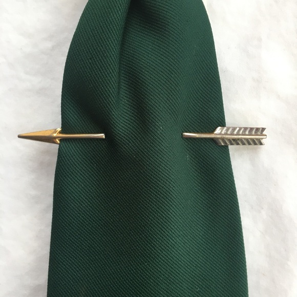 VTG SWANK Pierced Look Arrow Tie Clip